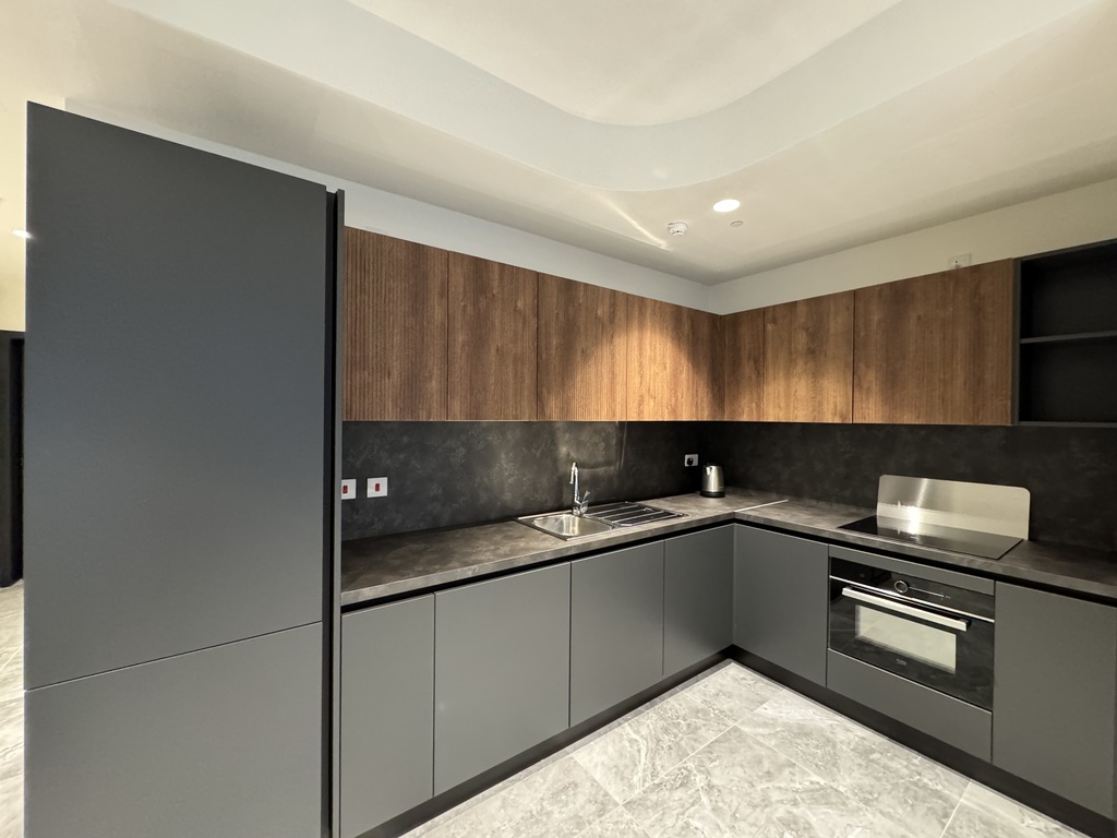 Malta_apartment_to_let-Mercury Towers_shopping_mall-oyster_christie's