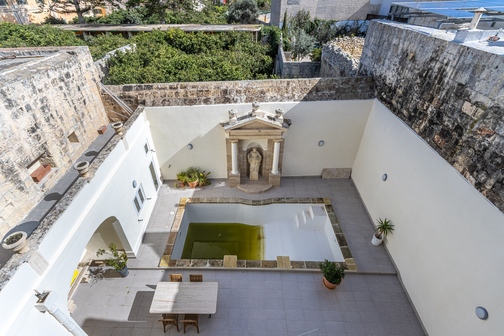 Naxxar Converted Town House's Image 21