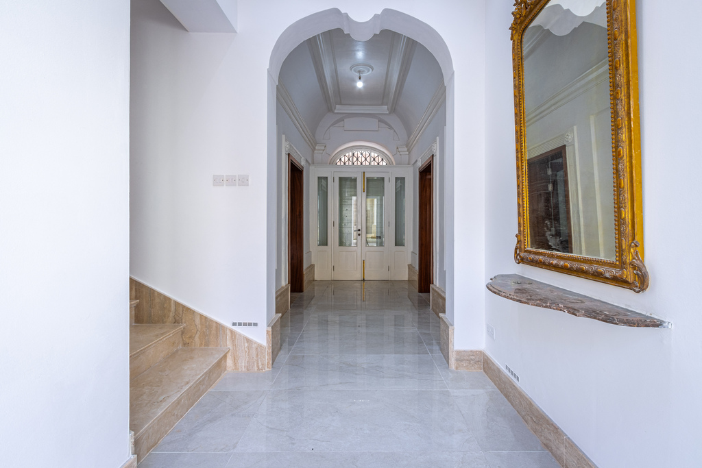 Naxxar_townhouse_for_sale_safe_area-oyster_christie's