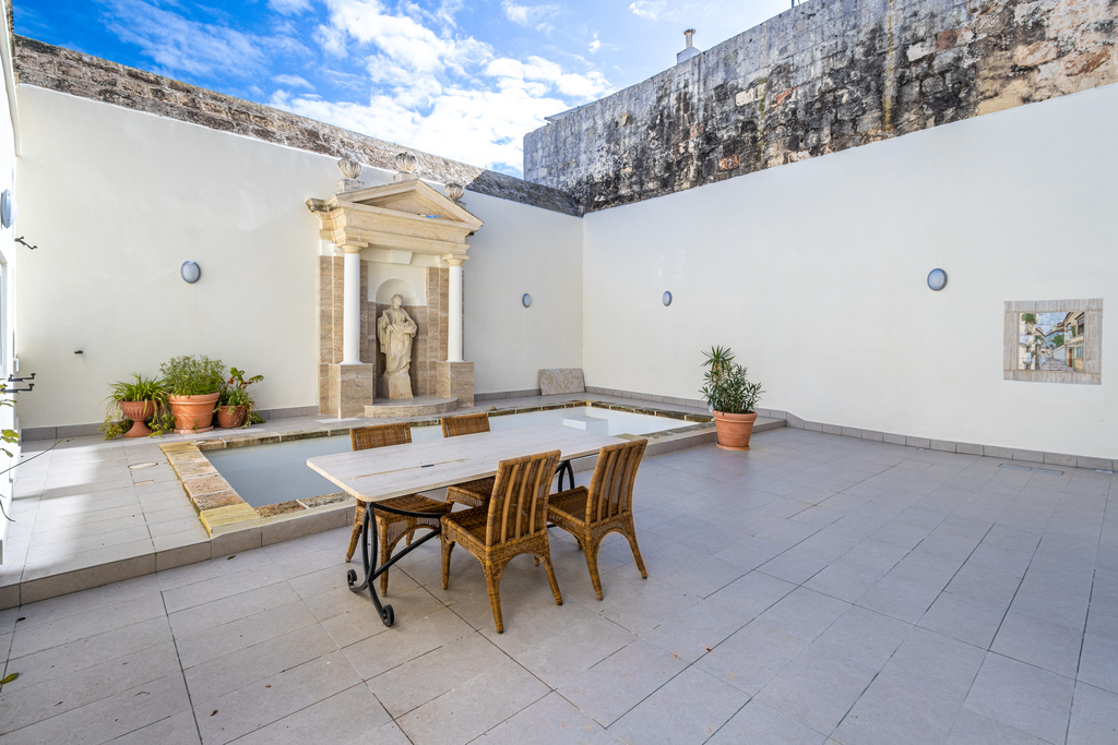 Naxxar Converted Town House's Image 9