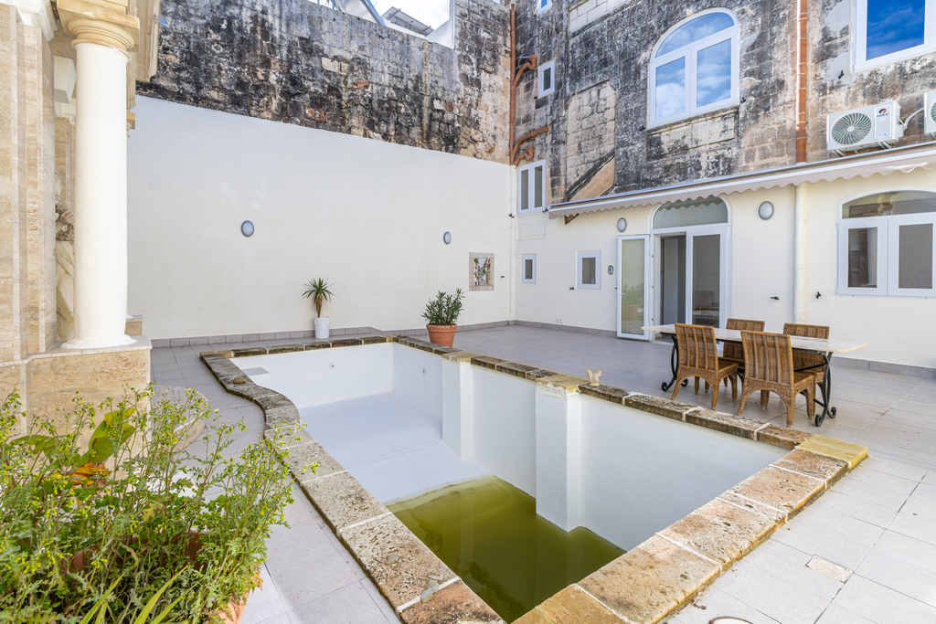 Naxxar Converted Town House's Image 8