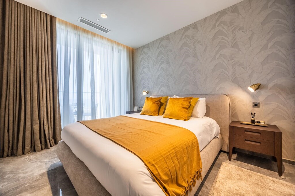 Mercury Towers High Rise Apartment's Image 14