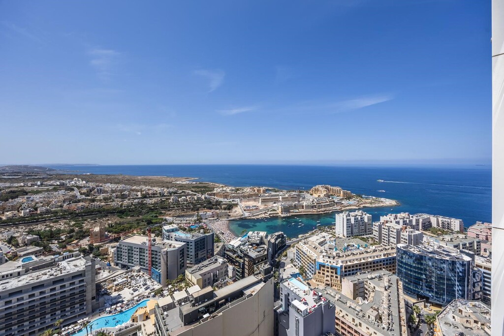 Mercury-tower-apartment-to-let-spacious-terrace-oyster-christies