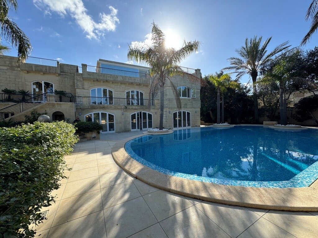 San Pawl tat-Targa_villa_to_let_-with_pool-oyster_christie's