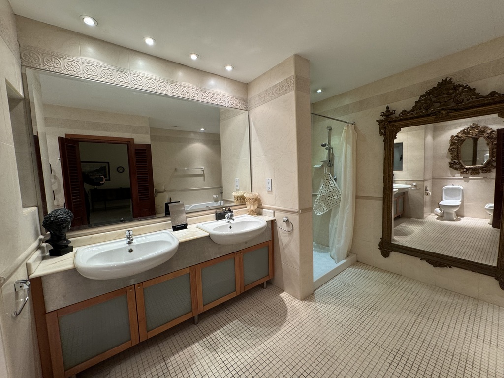 Portomaso Marina Seaview Apartment's Image 9