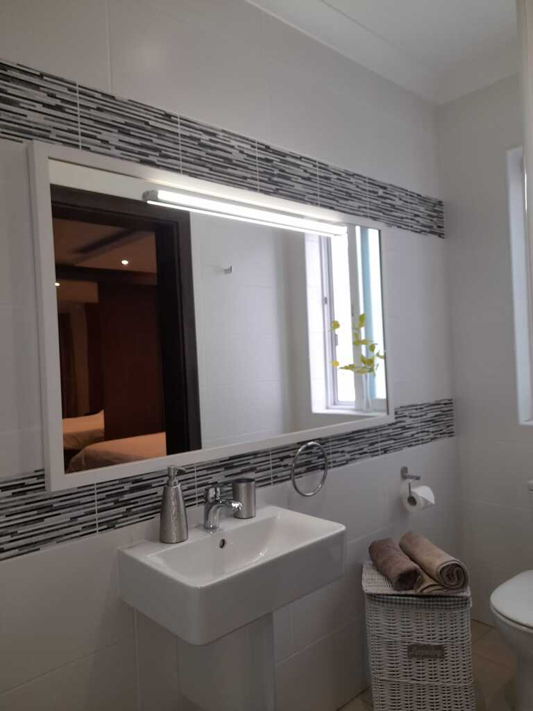 Gzira Furnished Apartment's Image 8