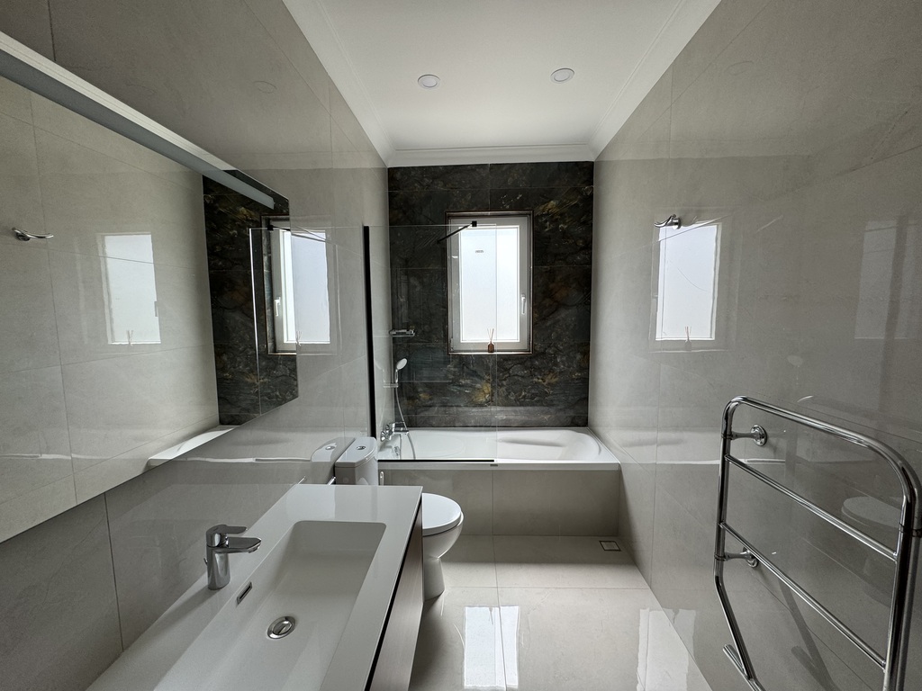 San Gwann Furnished Detached Villa's Image 12