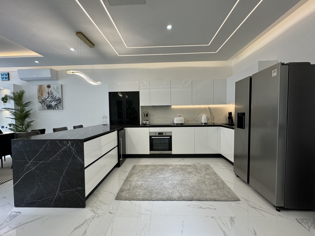 St.Julian's_apartment_for_sale-maltese_weather-oyster_christie's