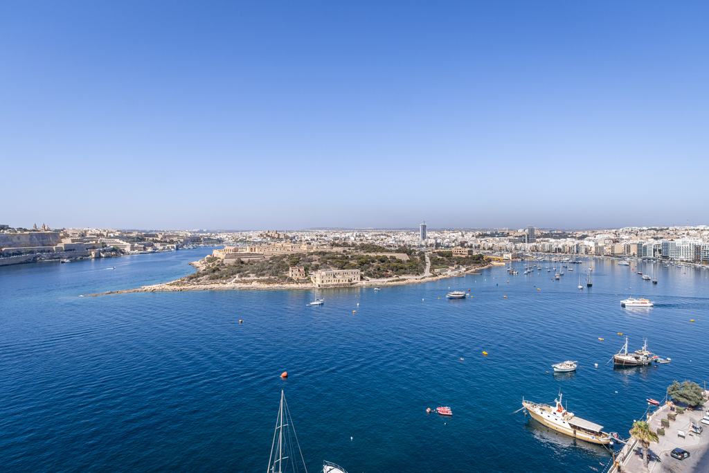 Malta-apartment-to-let-views-oyster-christies