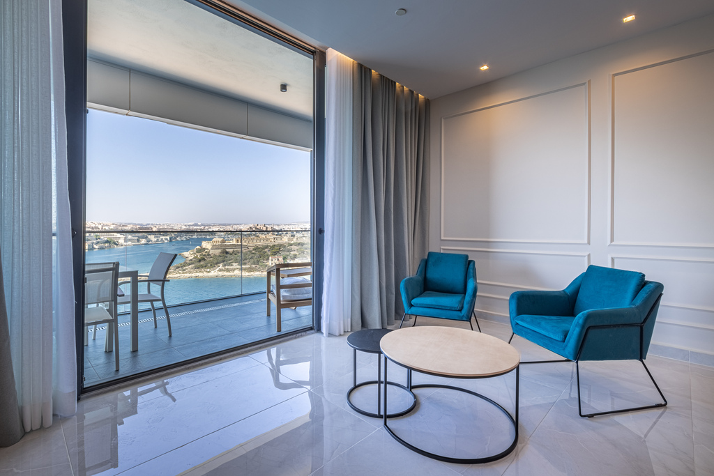 Sliema-apartment-to-let-luxury-oyster-christies