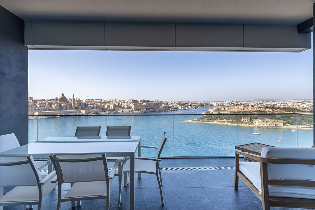 Malta-apartment-to-let-terrace-with-views-oyster-christies