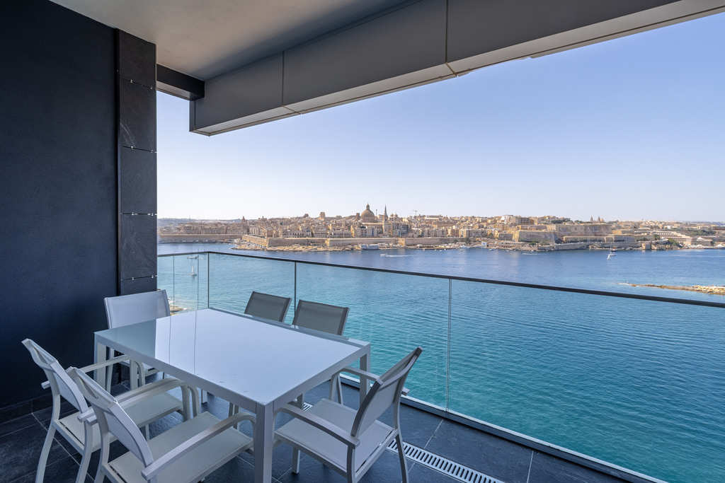 sliema-apartment-to-let-stunning-views-oyster-christies