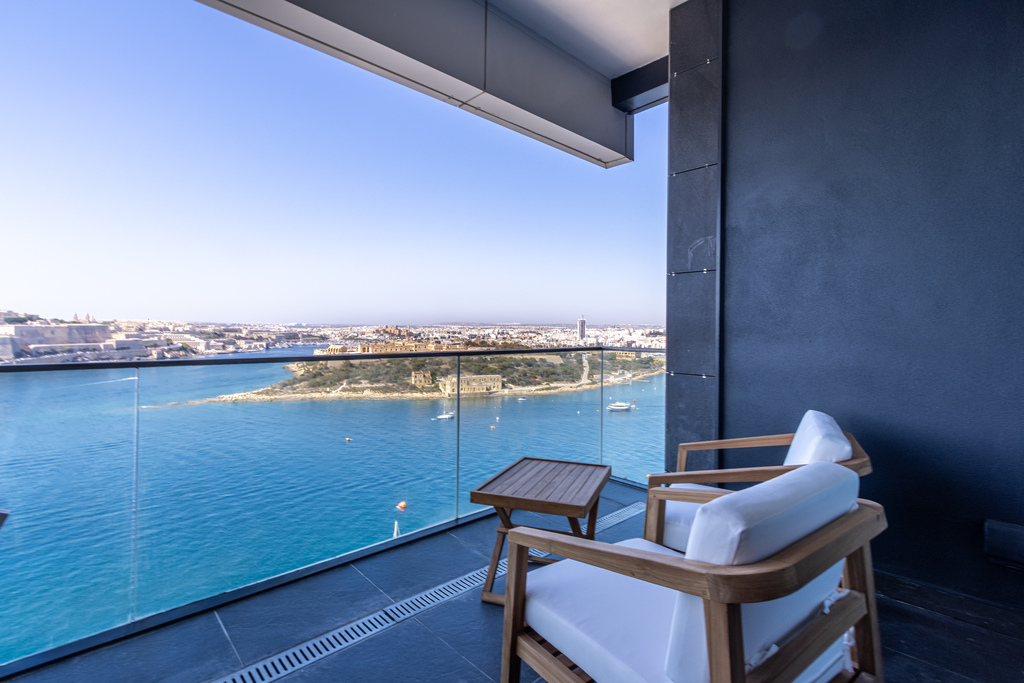 Malta-apartment-to-let-property-with-views-oyster-christies