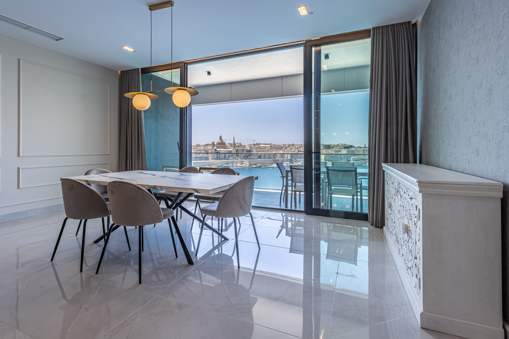 Sliema Seafront Apartment's Image 6