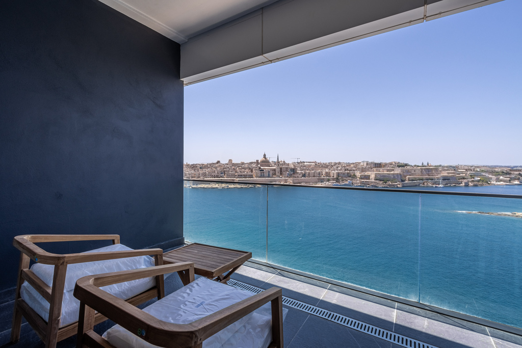 sliema-apartment-to-let-safe-area-christies-malta