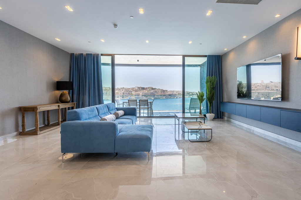 Sliema Seafront Apartment's Image 4