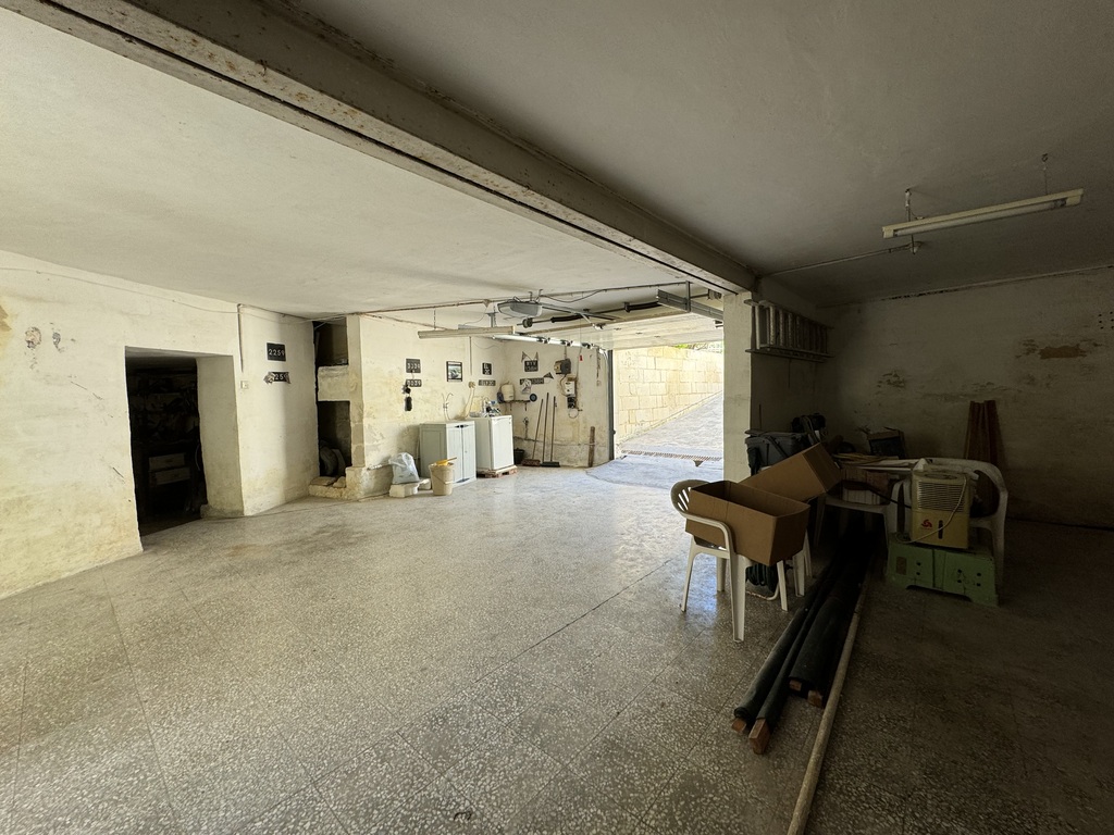 Attard Finished Villa's Image 14