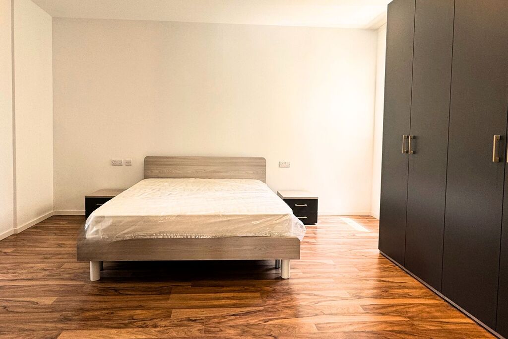 Penthouse_Malta_Oyster_Christies