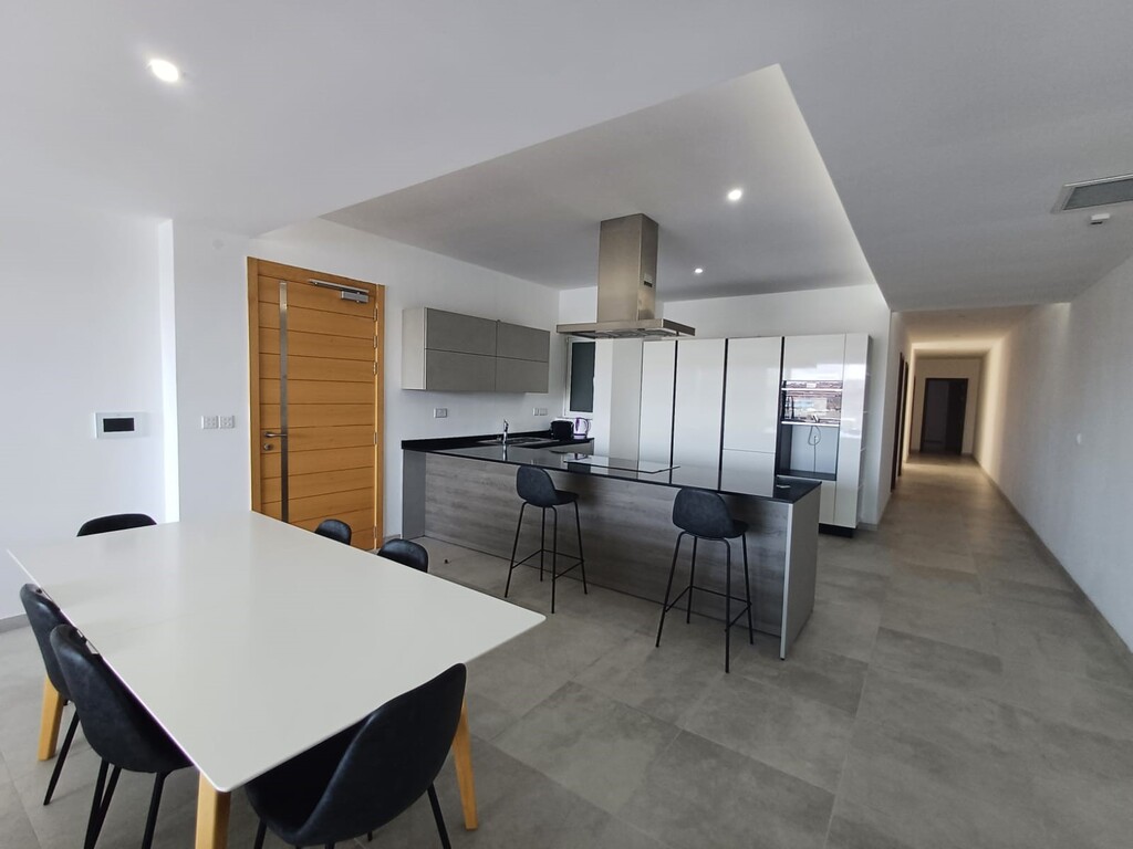 Sliema Seafront Apartment's Image 3