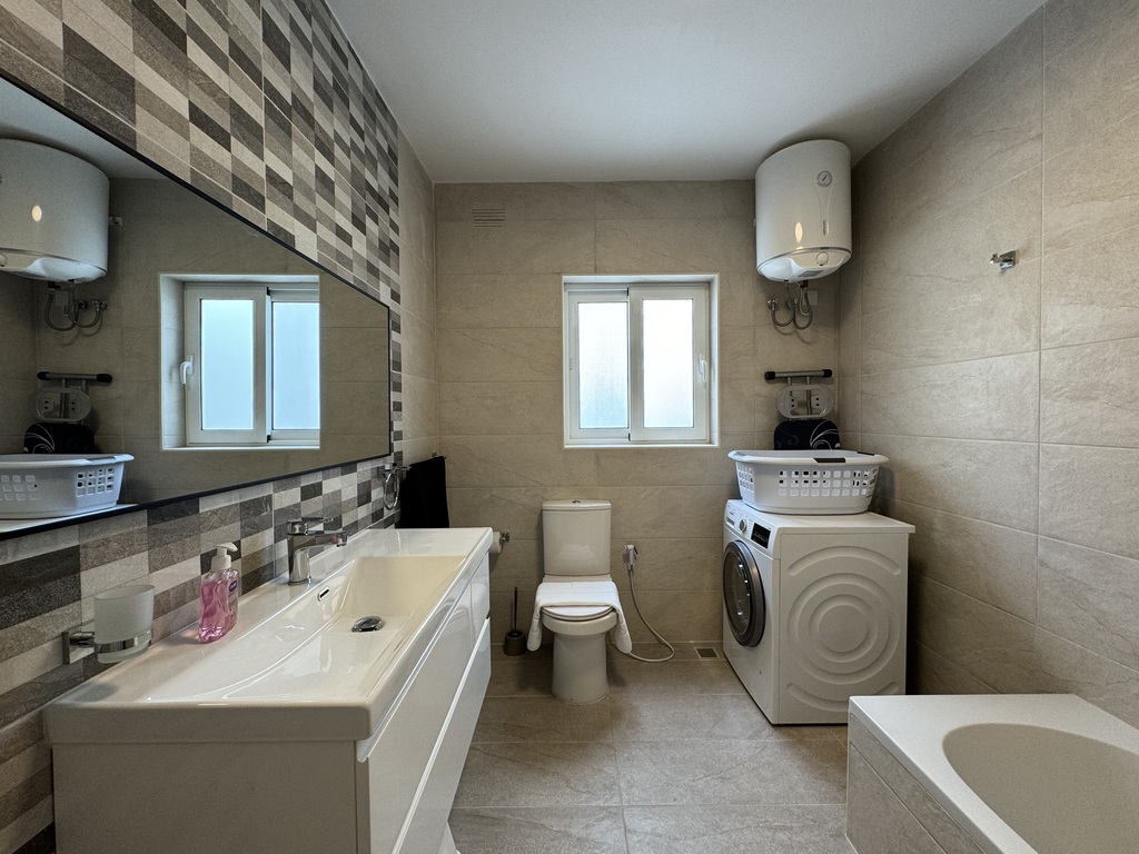 Sliema Furnished Apartment's Image 8