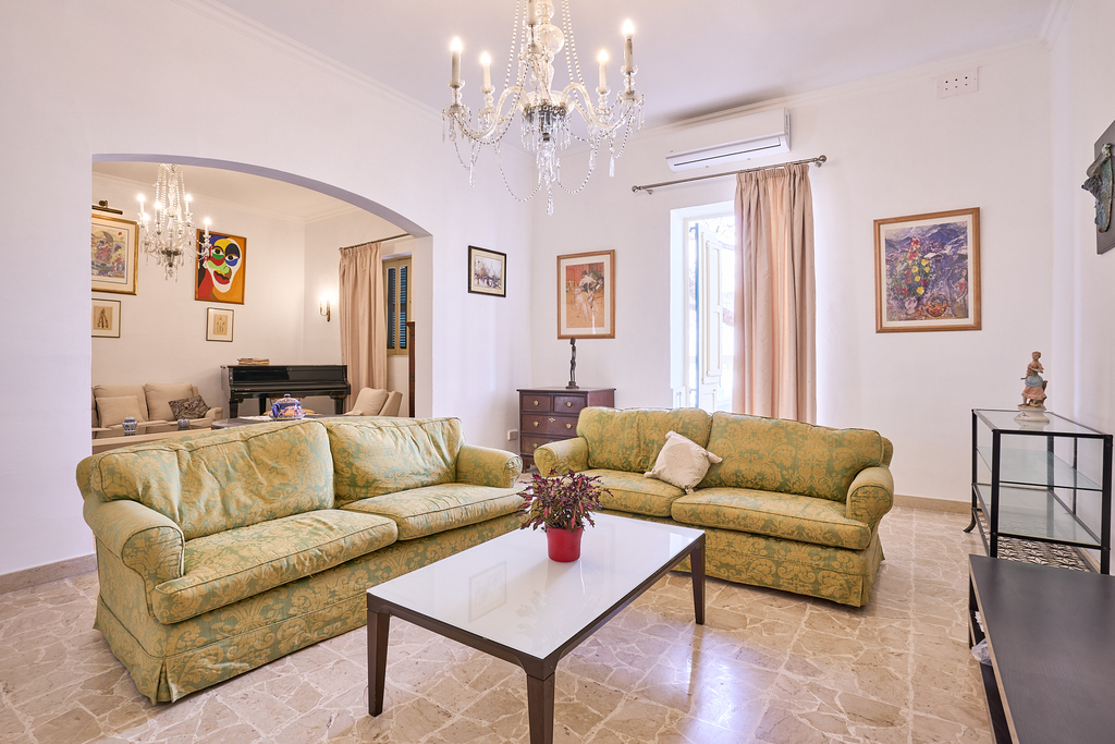 Balzan_villa_to_let-maltese_weather-oyster_christie's