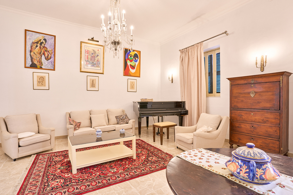 Balzan_villa_to_let-villa_with_terrace-oyster_christie's