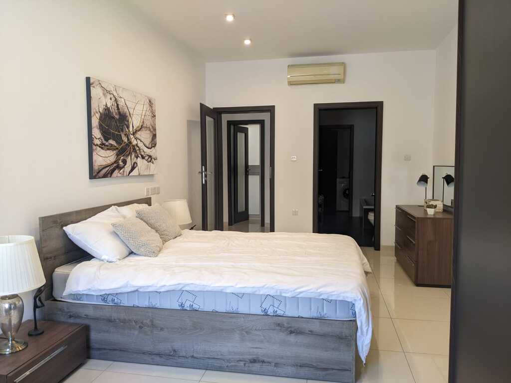 Sliema Seafront Apartment's Image 9