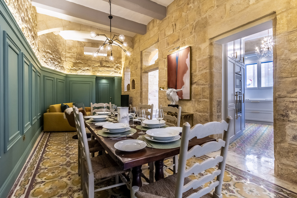 Siggiewi_house_of_character_to_let-maltese_culture-oyster_christie's
