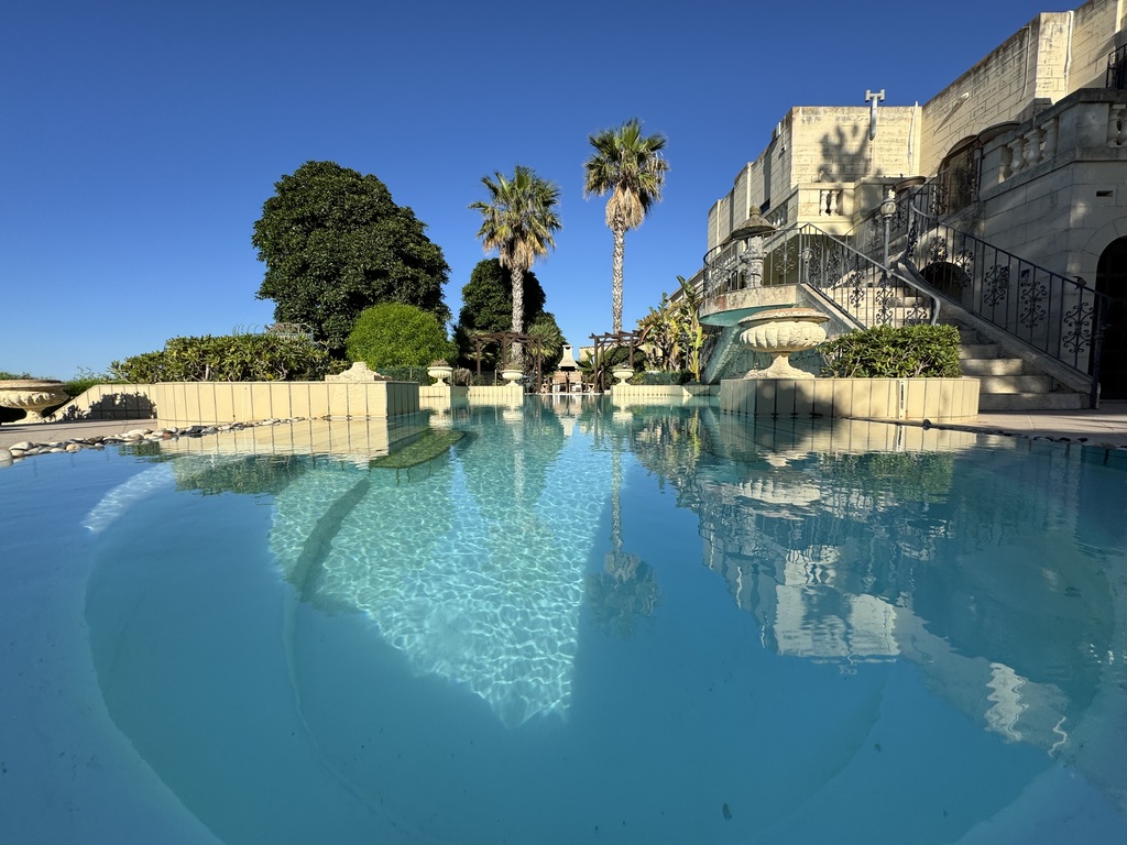 Madliena-villa_to_let-holiday_property-oyster_christie's