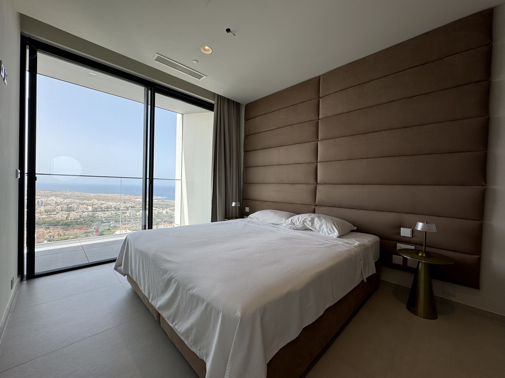 Mercury Towers Lifestyle Apartment's Image 5