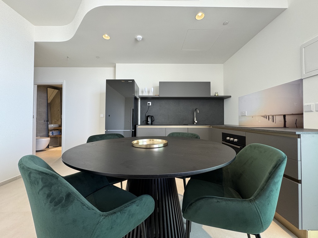 Mercury Towers Lifestyle Apartment's Image 4