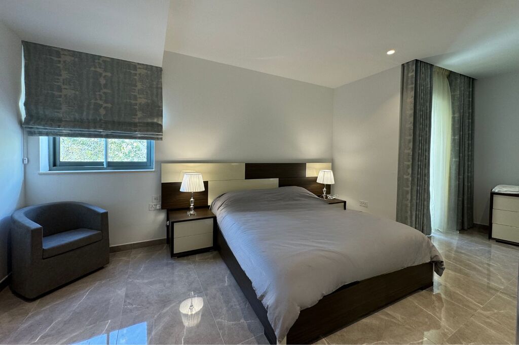 Bedroom-Portomaso-Apartment-Oyster-Christies