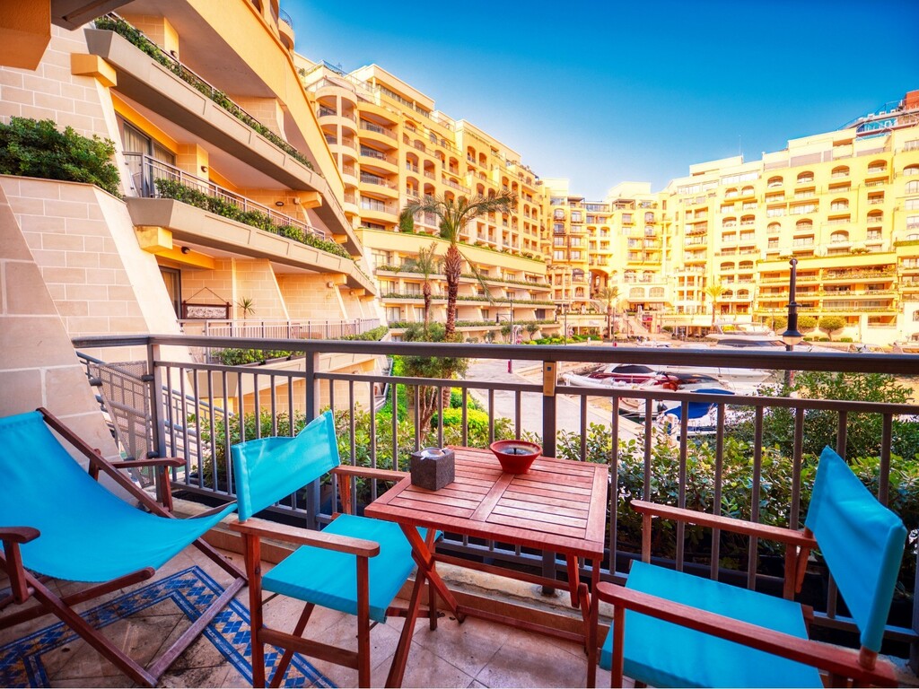 Portomaso-apartment-for-sale-spacious-terrace-oyster-christies