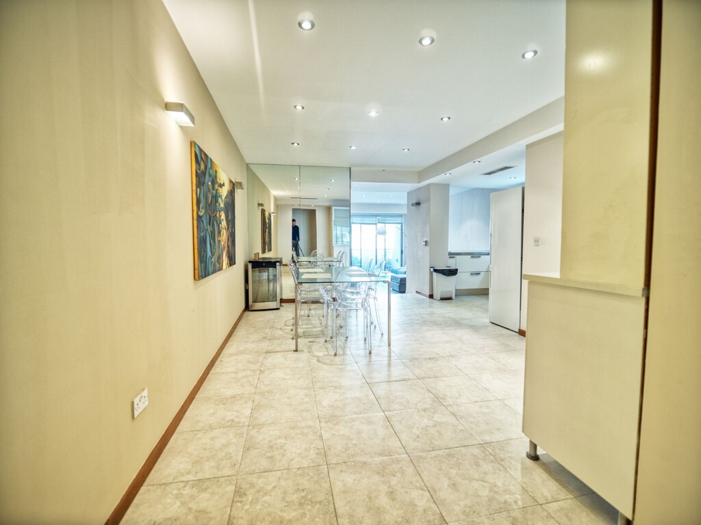 Portomaso Marina View Apartment's Image 4