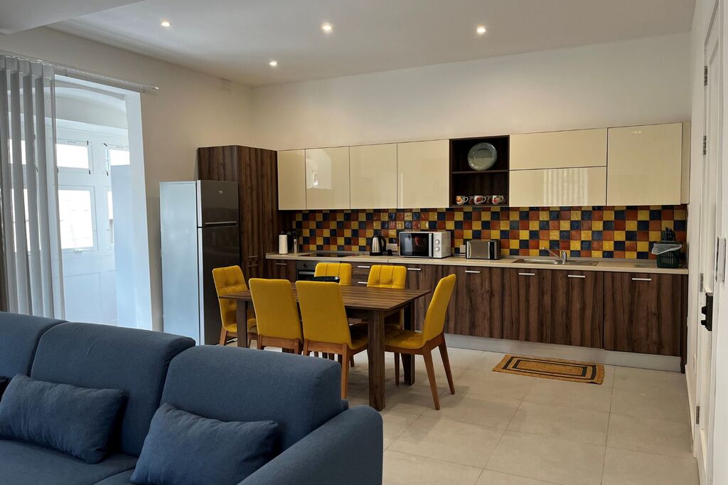 Floriana-2-bedroom-Duplex-Apartment-Oyster-Christies