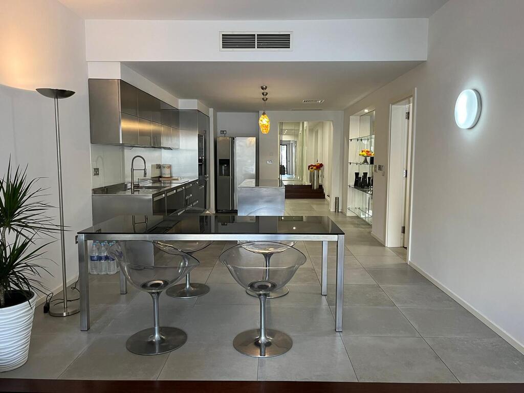 Portomaso, Furnished Apartment's Image 5