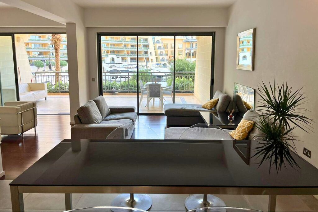 Portomaso, Furnished Apartment's Image 4