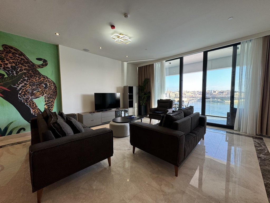 Malta-apartment-to-let-furnished-oyster-christies
