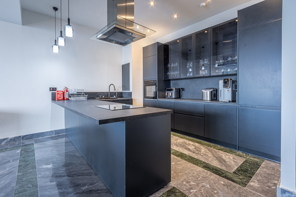 Sliema Luxury Seafront Apartment's Image 8
