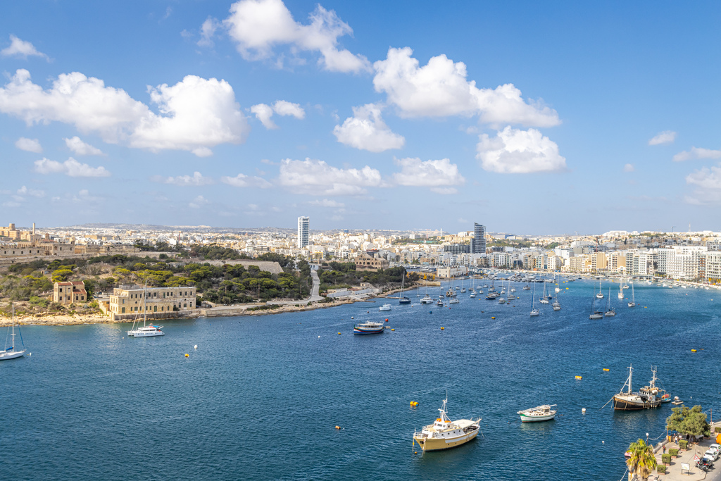 Sliema-apartment-to-let-luxury-apartment-oyster-christies
