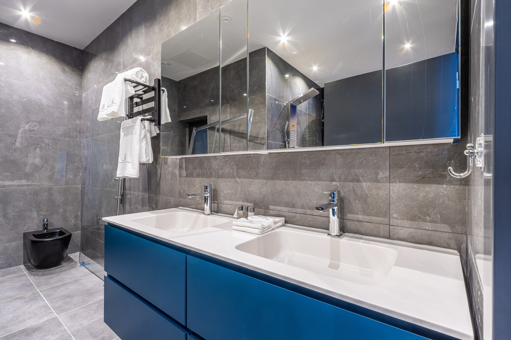 Sliema Luxury Seafront Apartment's Image 17
