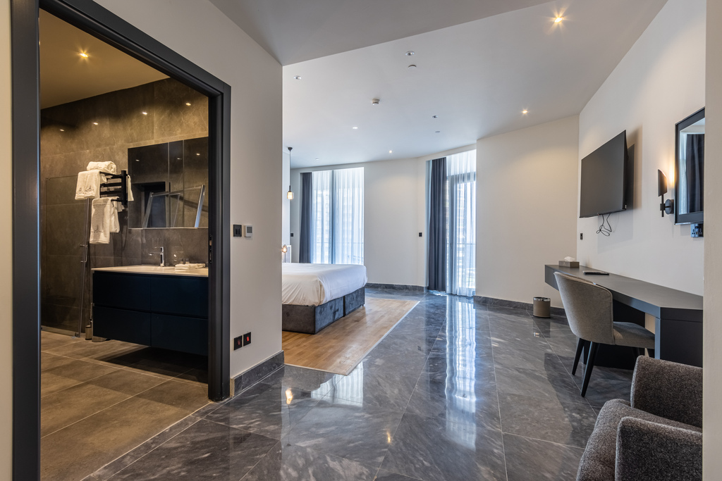 Sliema Luxury Seafront Apartment's Image 11