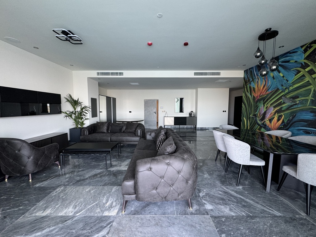 Sliema-suite-to-let-high-end-oyster-christies