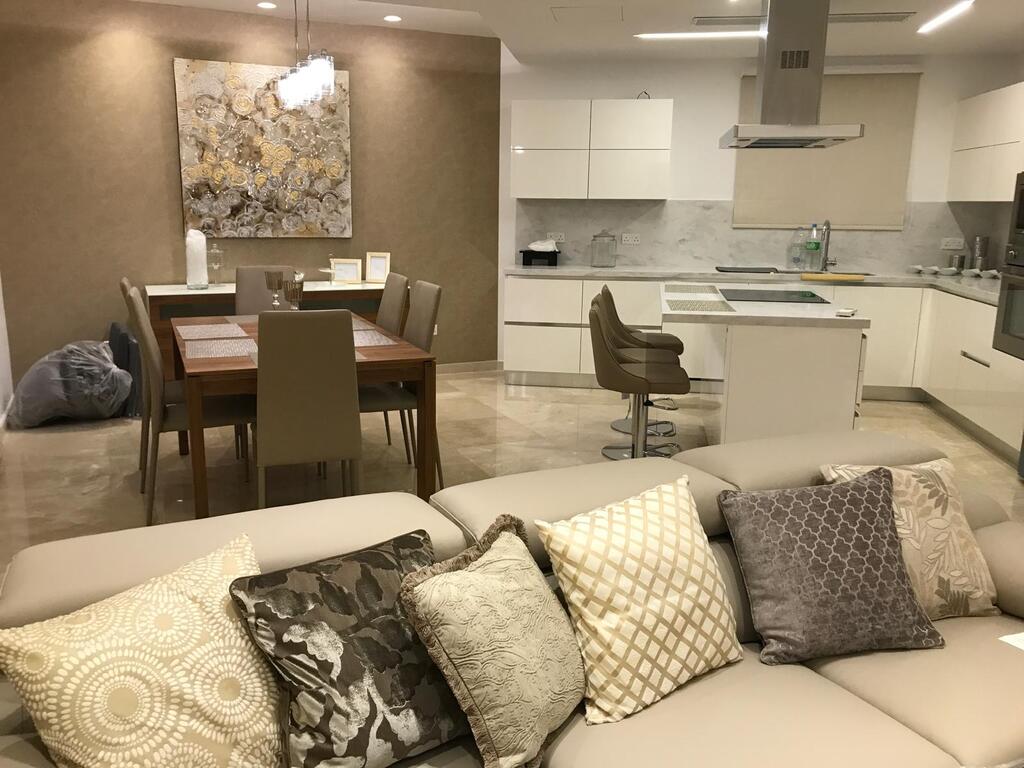 Sliema-apartment-to-let-seafront-oyster-christies