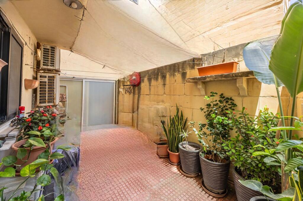 St Julians Furnished Apartment's Image 3