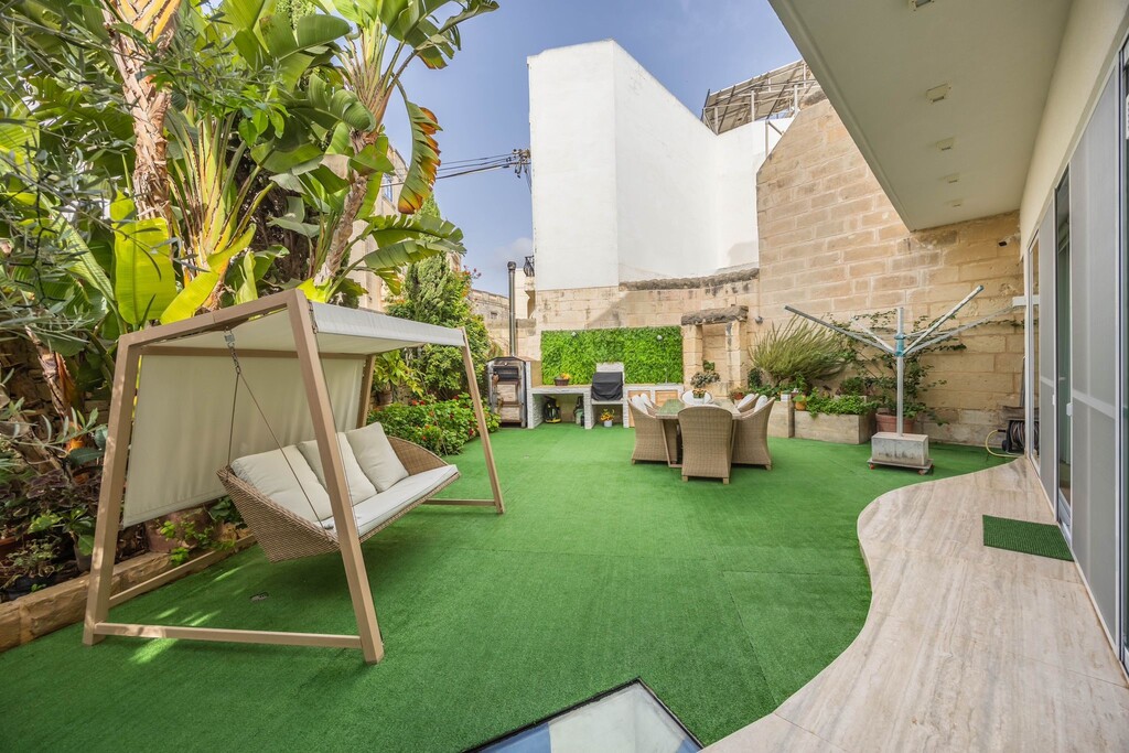 Zebbug-house-of-character-for-sale-garden-oyster-christies