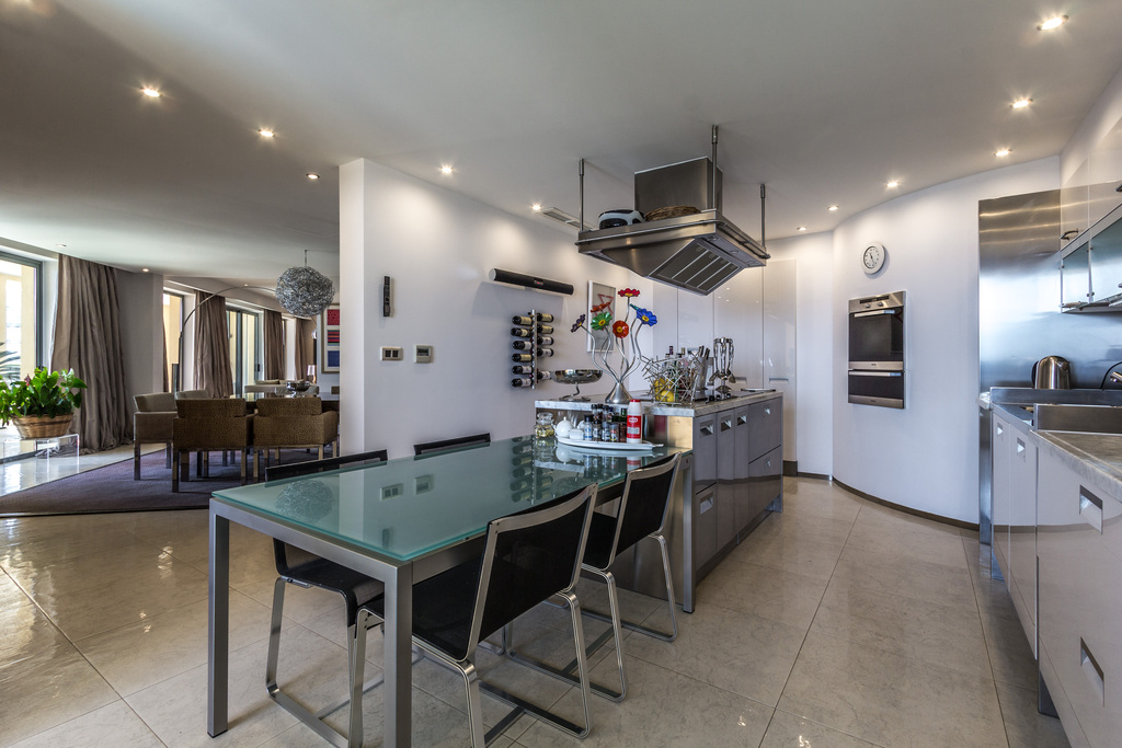 Portomaso Seafront Apartment's Image 9
