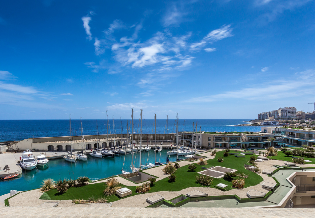 Portomaso Seafront Apartment's Image 2