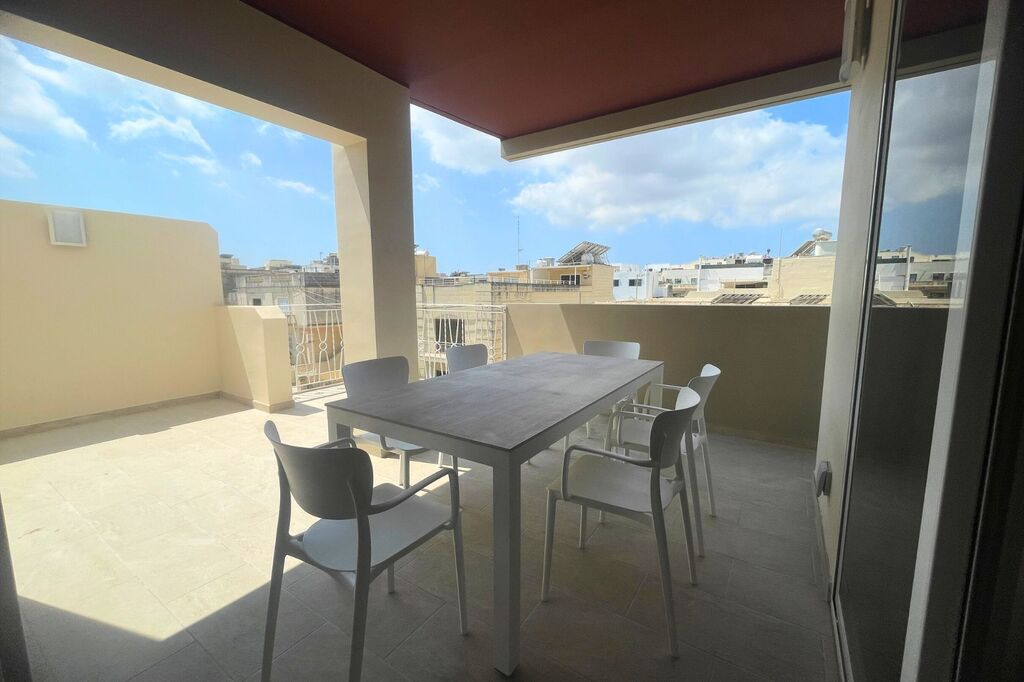 Balzan-apartment-to-let-great-climate-oyster-christies