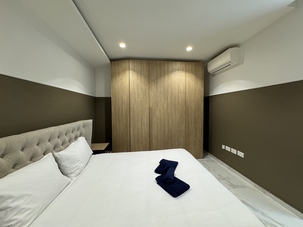 Furnished-Townhouse-To-Let-Christies